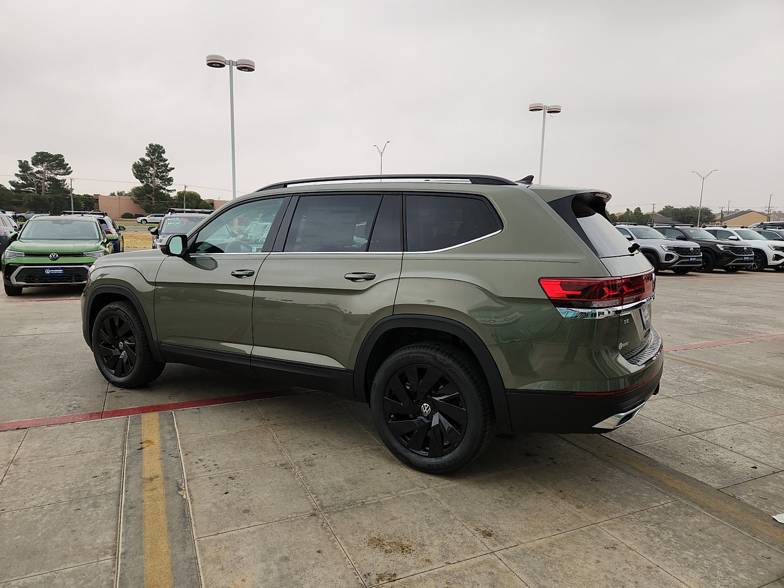 New 2026 Volkswagen Atlas SE image 4