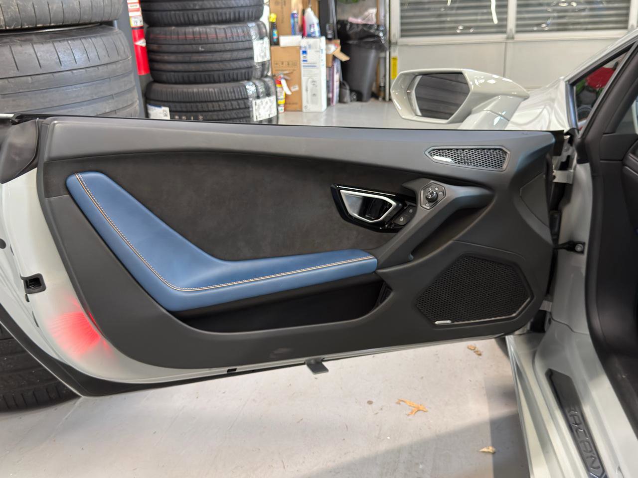 Used 2021 Lamborghini Huracan EVO image 20