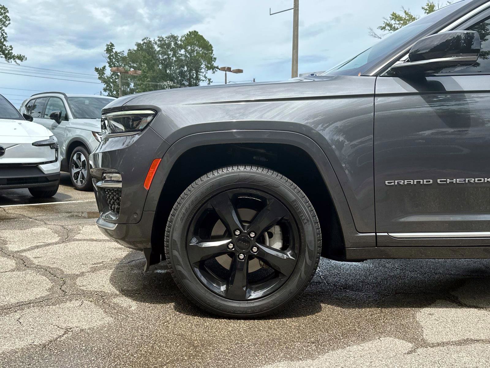 Used 2023 Jeep Grand Cherokee Summit w/ Adv Protech Group IV image 10