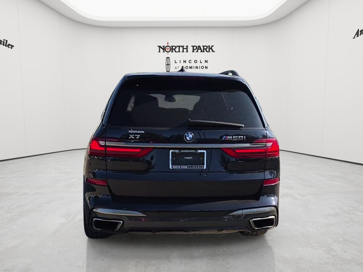 Used 2022 BMW X7 M50i w/ Dynamic Handling Package AWD/4WD image 4