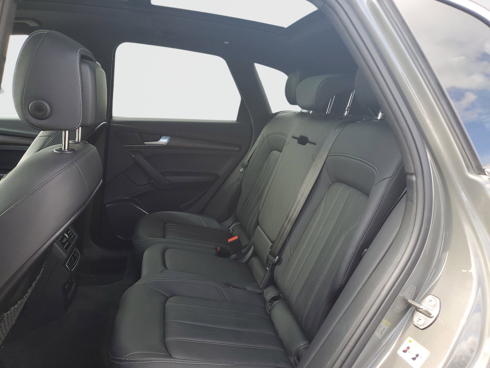 Used 2023 Audi Q5 2.0T Premium w/ Convenience Package AWD/4WD image 14
