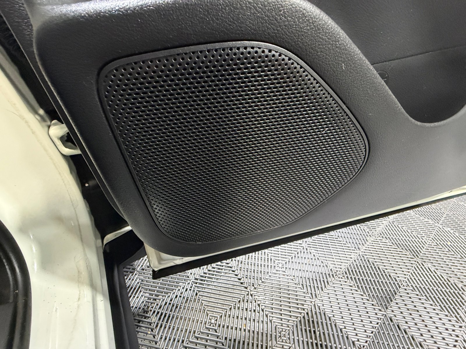 Used 2022 Nissan Rogue SV image 27