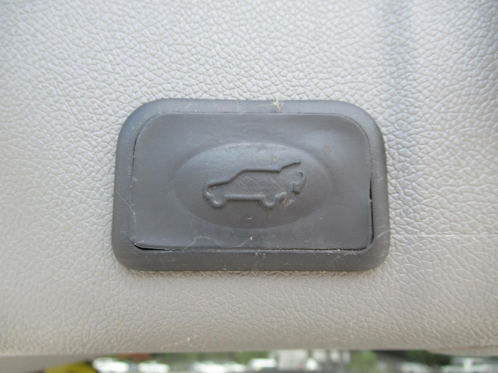 Used 2016 GMC Acadia SLT w/ Open Road Package FWD image 38