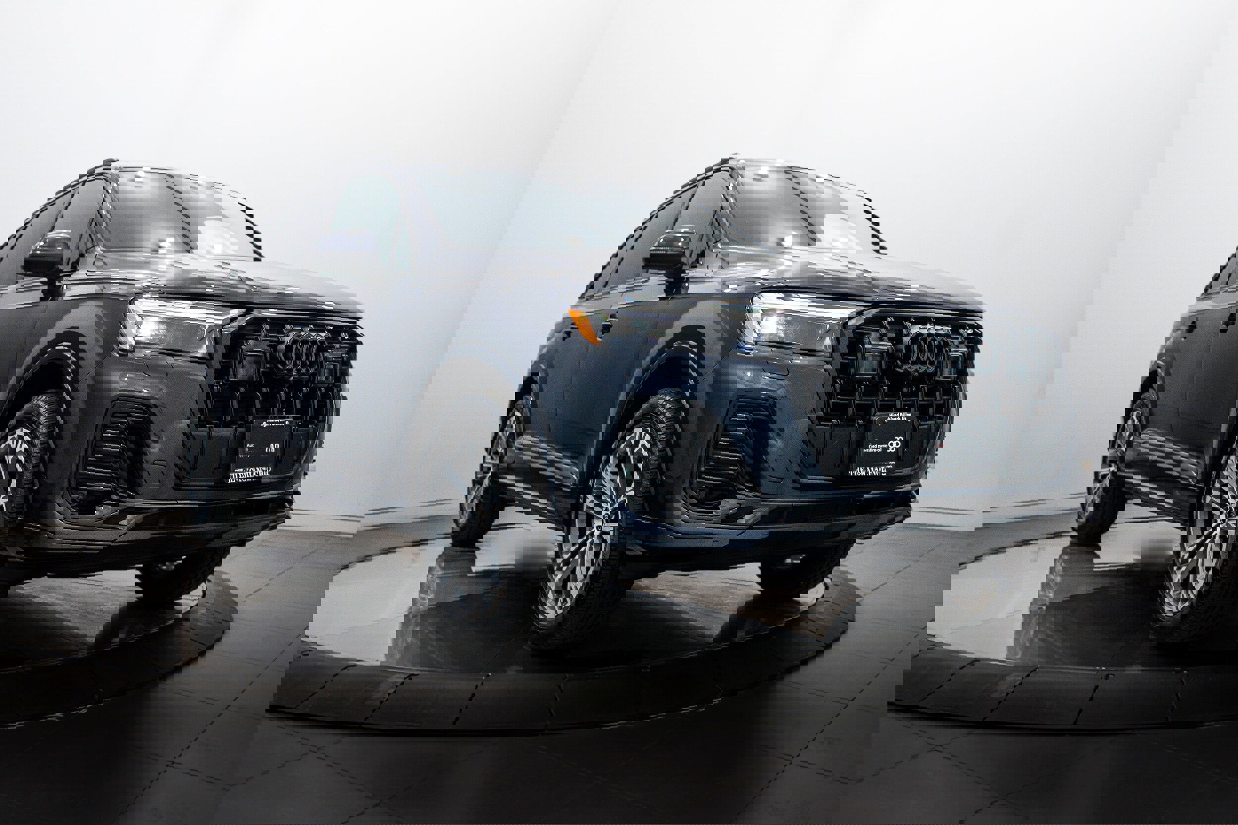 Certified 2025 Audi Q7 2.0T Premium w/ Convenience Plus Package image 1