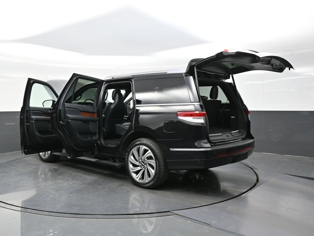 Used 2022 Lincoln Navigator Reserve AWD/4WD image 45