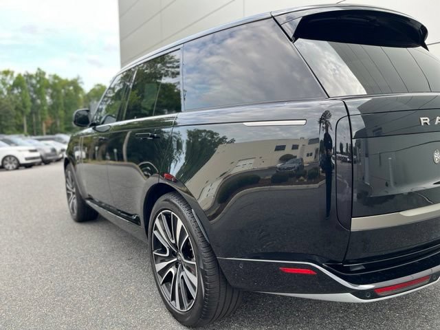Used 2024 Land Rover Range Rover SE AWD/4WD image 13