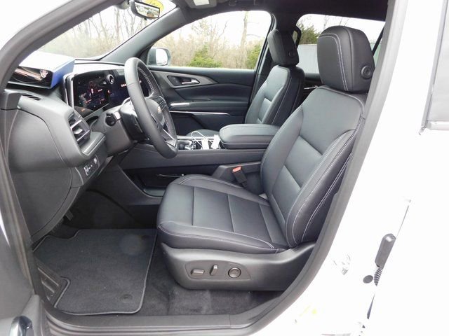 New 2026 Chevrolet Traverse LT w/ Driver Confidence Package image 12