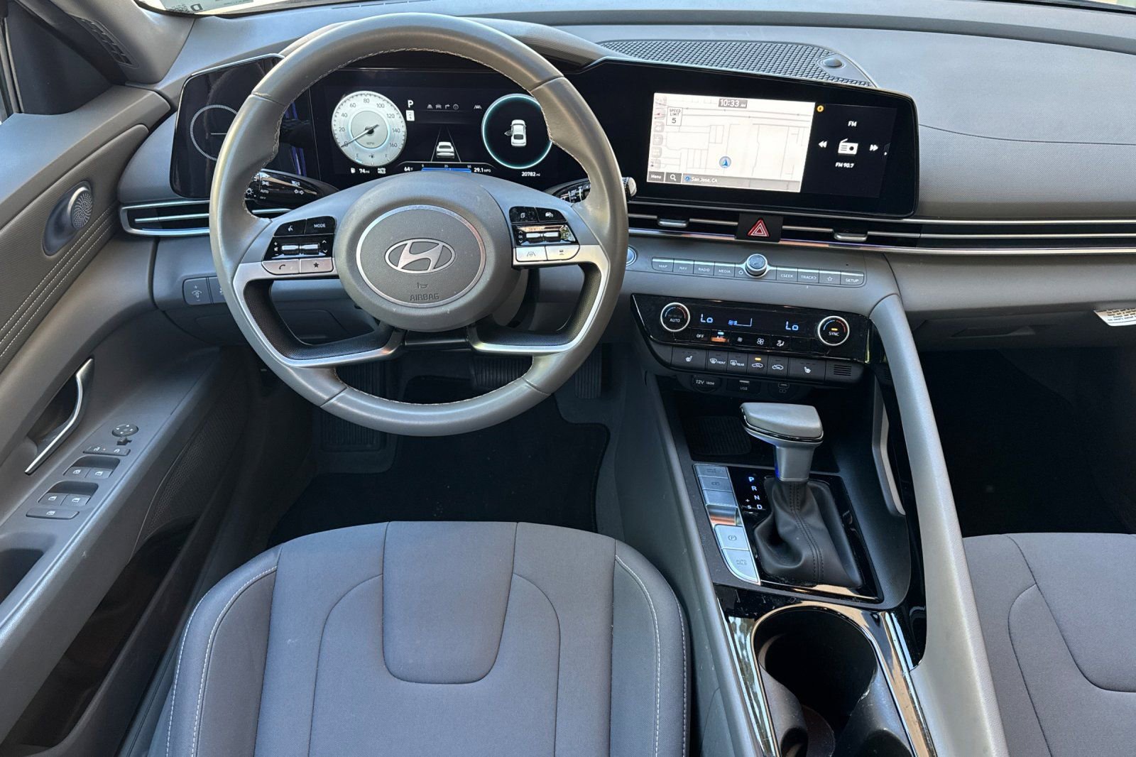 Used 2024 Hyundai Elantra SEL w/ Convenience Package image 17