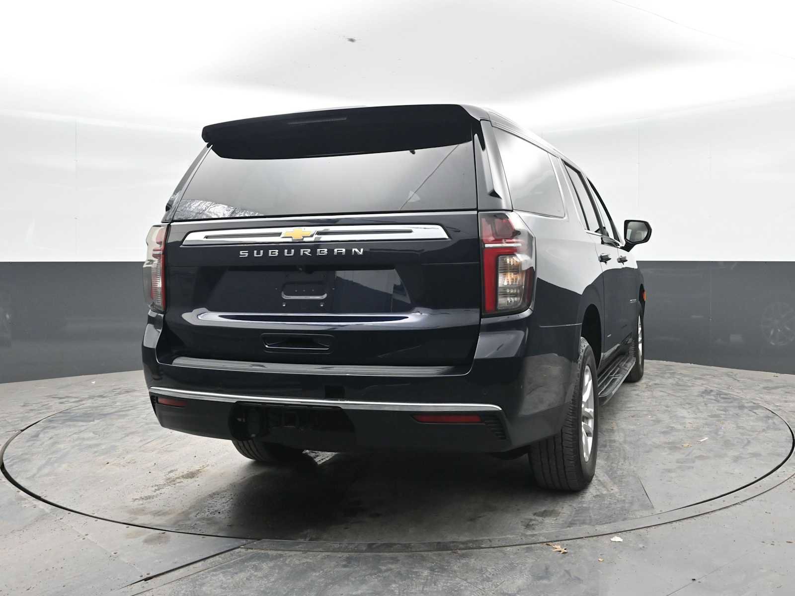 Used 2022 Chevrolet Suburban LS AWD/4WD image 9