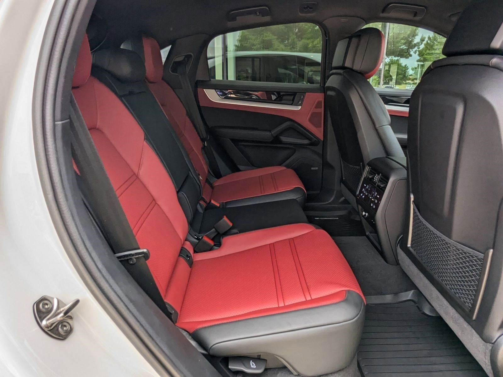 Certified 2025 Porsche Cayenne image 24