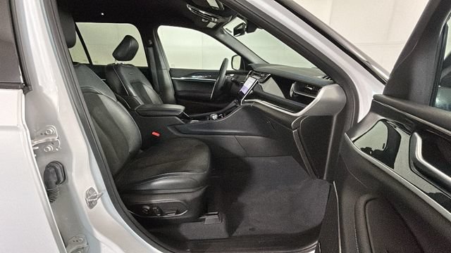Used 2022 Jeep Grand Cherokee Trailhawk AWD/4WD image 31