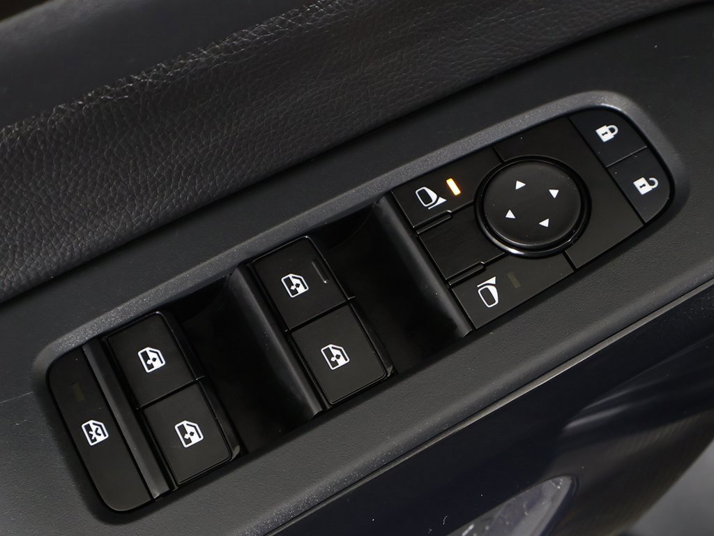 Used 2024 Nissan Pathfinder S image 36