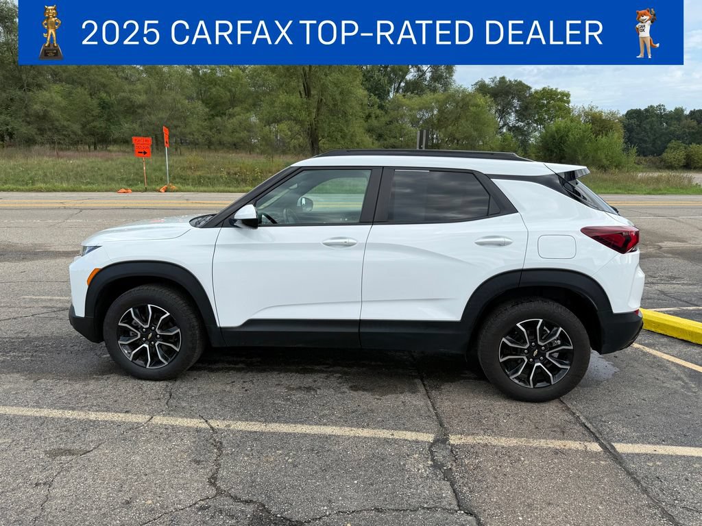 Used 2023 Chevrolet TrailBlazer ACTIV w/ Convenience Package AWD/4WD image 2
