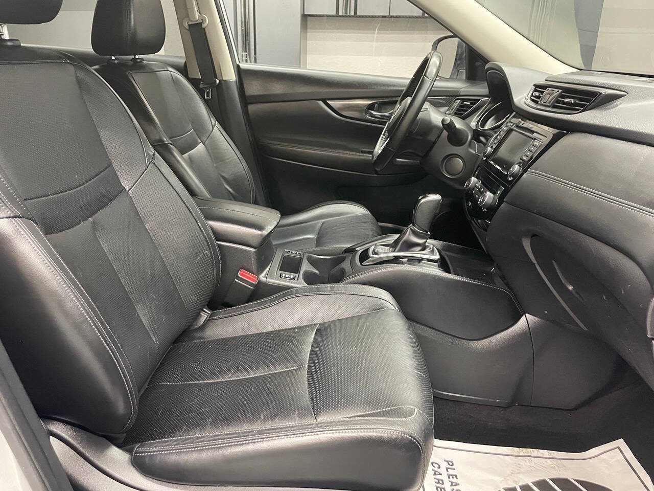 Used 2018 Nissan Rogue SL AWD/4WD image 18
