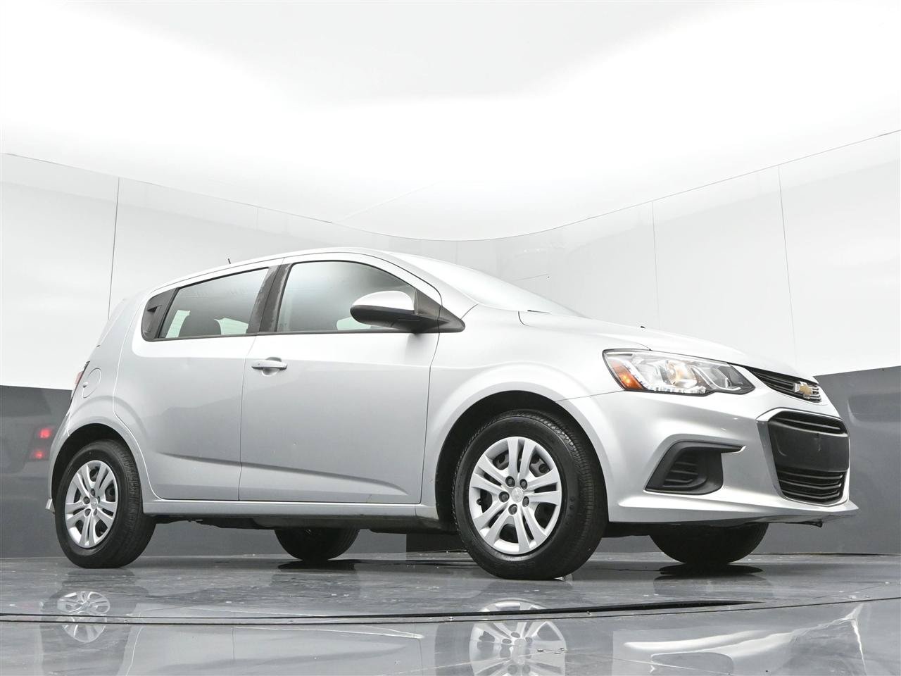 Used 2020 Chevrolet Sonic LT FWD image 31