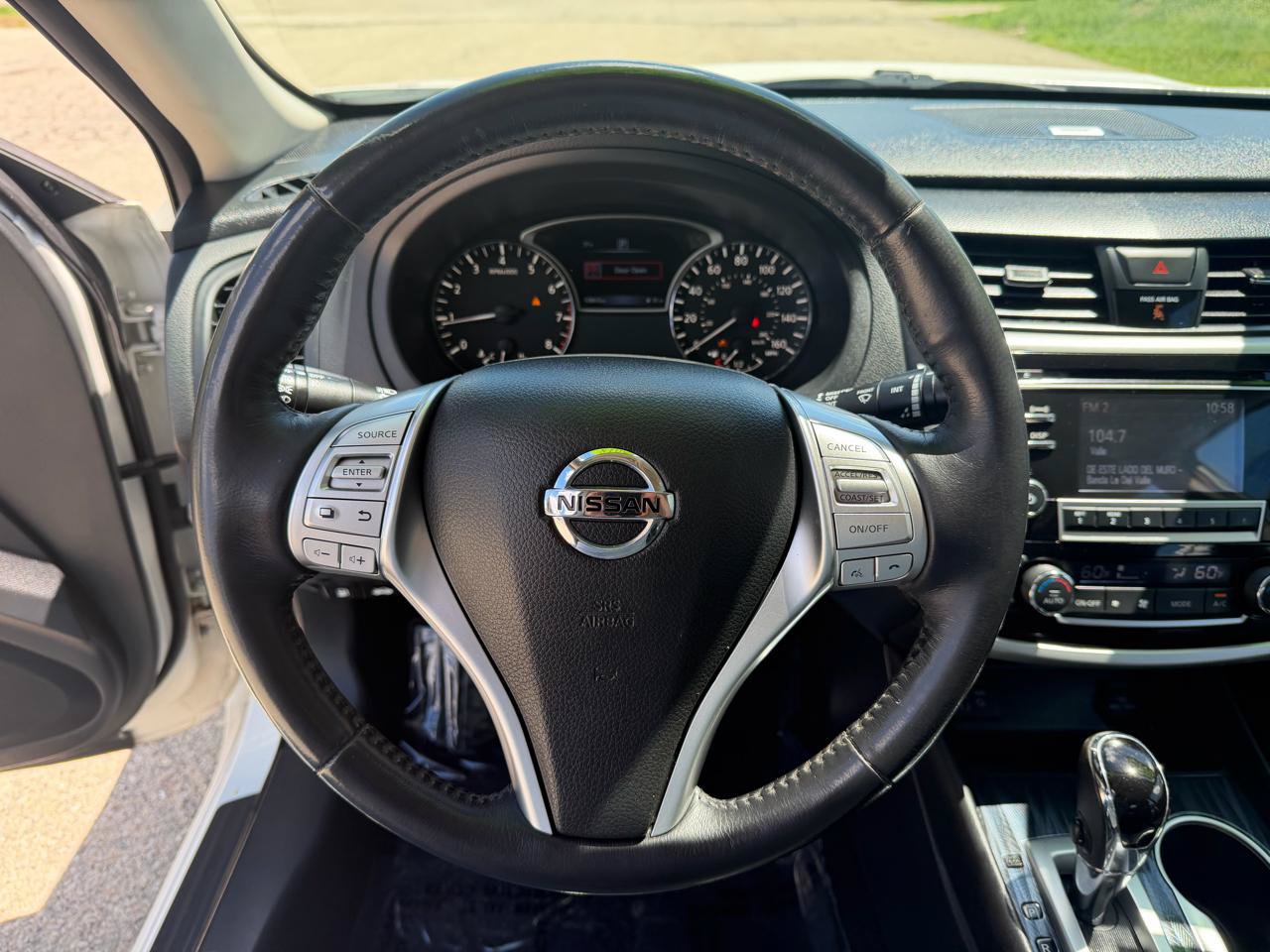 Used 2018 Nissan Altima 2.5 SL FWD image 16