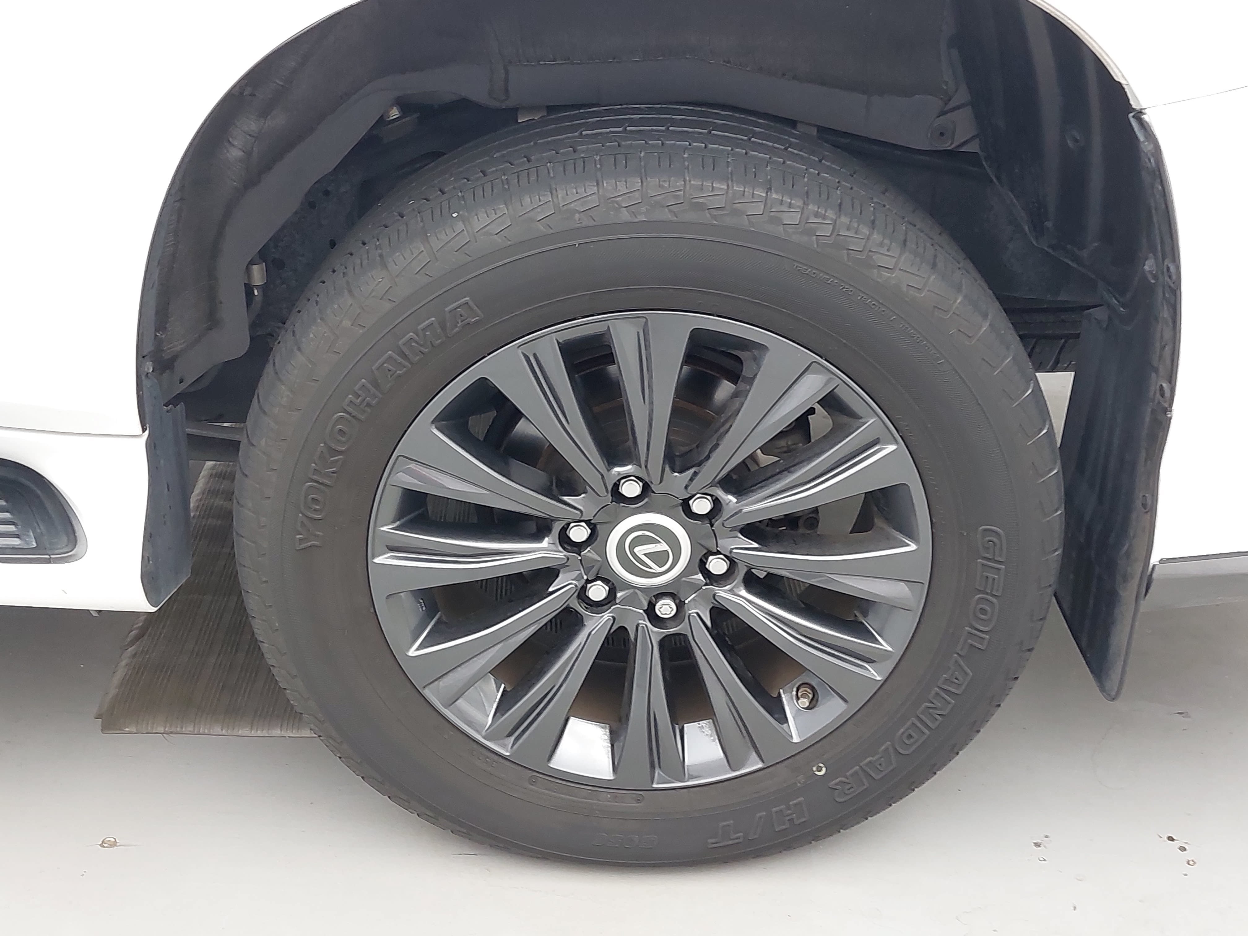 Used 2021 Lexus GX 460 Premium w/ Accessory Package AWD/4WD image 37
