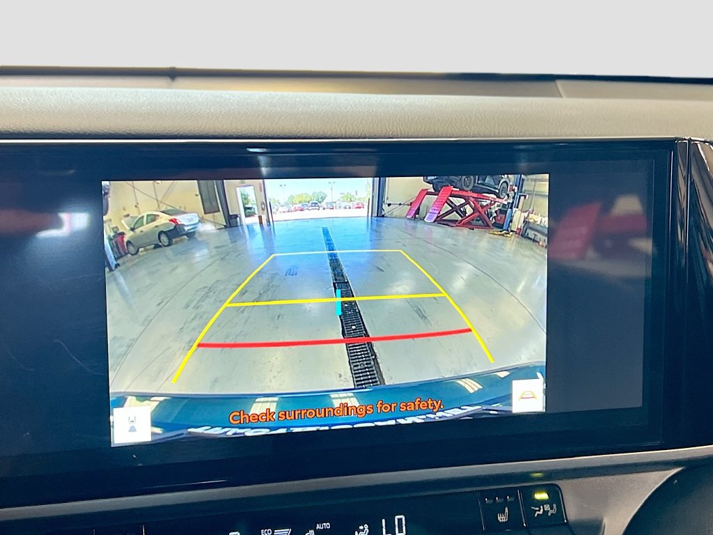 Used 2025 Toyota Camry XSE FWD image 13
