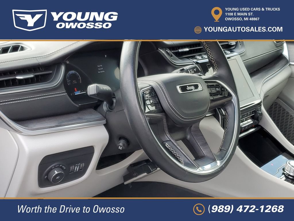 Used 2022 Jeep Grand Cherokee Overland w/ Luxury Tech Group IV AWD/4WD image 10