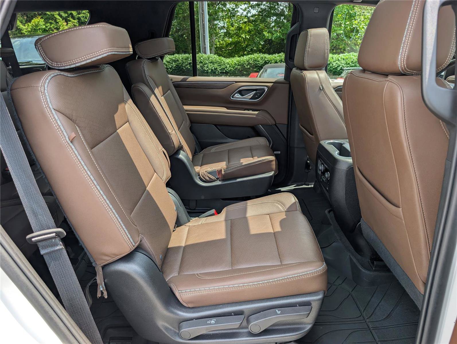 Used 2023 Chevrolet Tahoe High Country AWD/4WD image 13