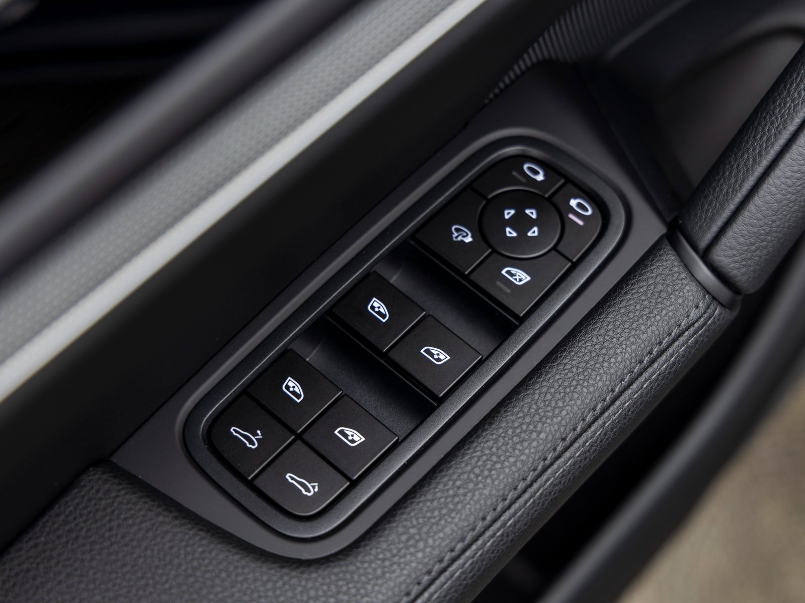 New 2026 Porsche Cayenne Coupe image 22