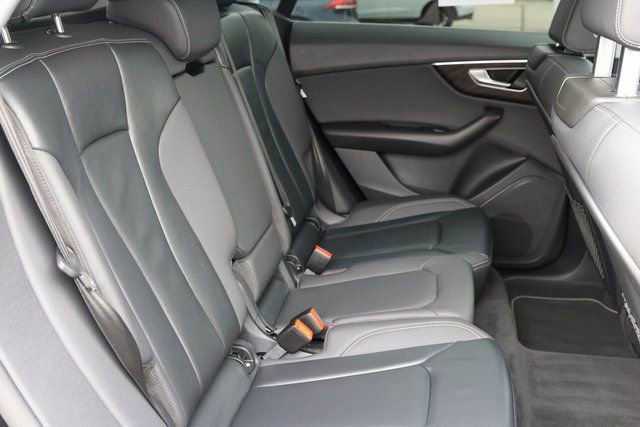 Used 2021 Audi Q8 Premium w/ Convenience Package image 19