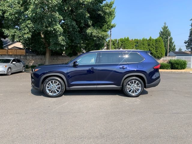 Used 2024 Toyota Grand Highlander AWD image 2