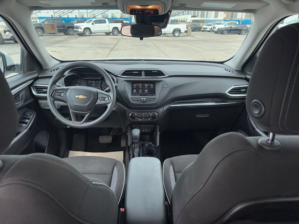 Used 2023 Chevrolet TrailBlazer LT FWD image 14