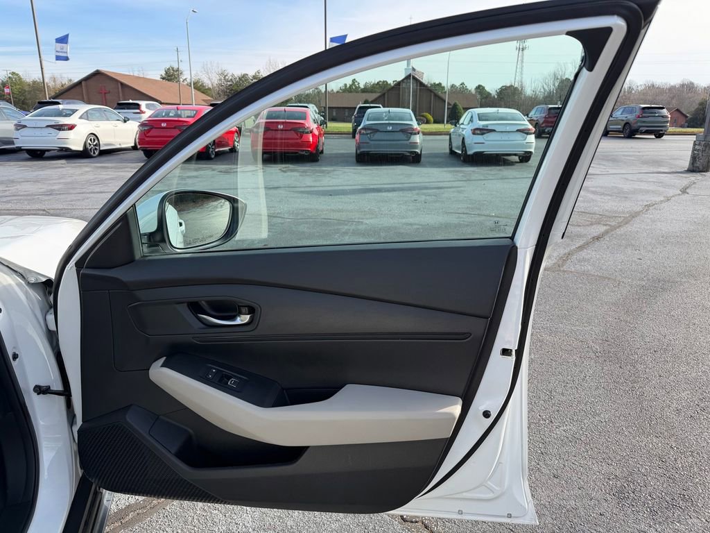 Used 2023 Honda Accord LX image 14