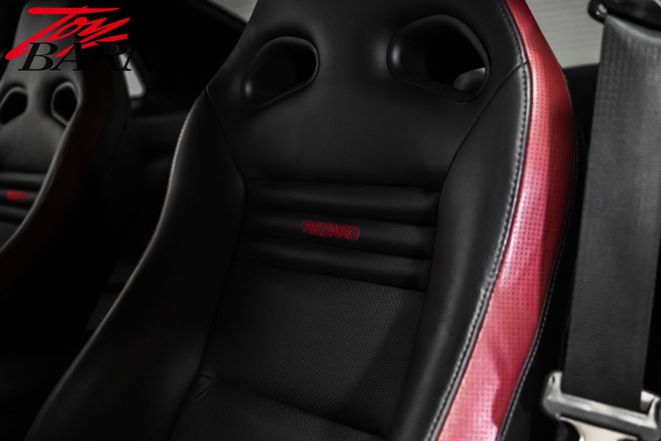 Used 2013 Nissan GT-R Black Edition image 25