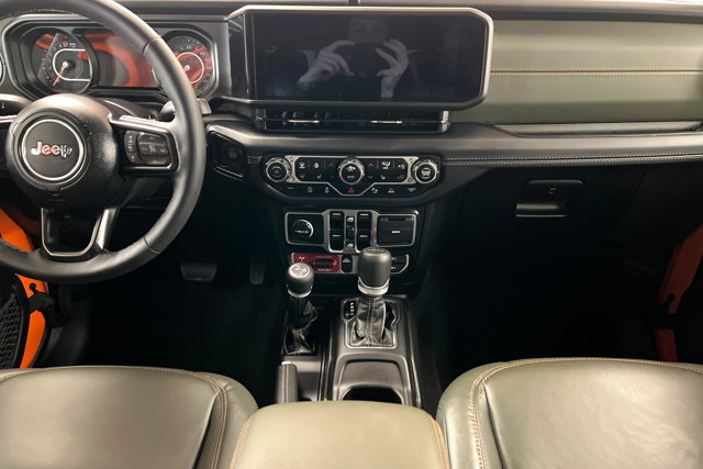 Used 2025 Jeep Gladiator Mojave image 13