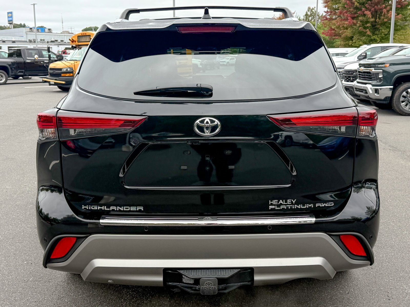 Used 2024 Toyota Highlander Platinum image 6