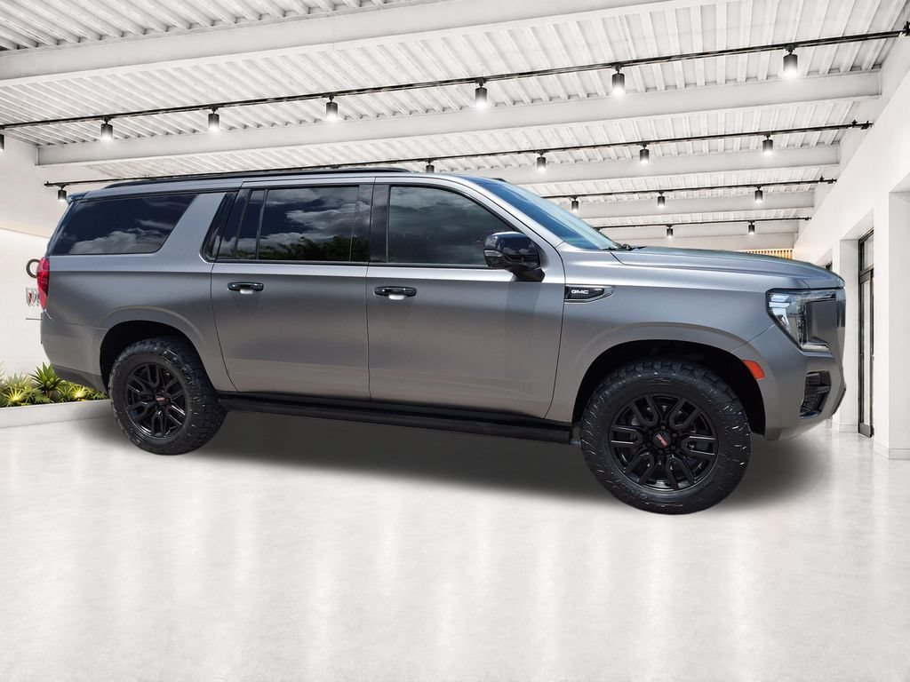 Used 2023 GMC Yukon XL AT4 w/ AT4 Premium Package AWD/4WD image 15