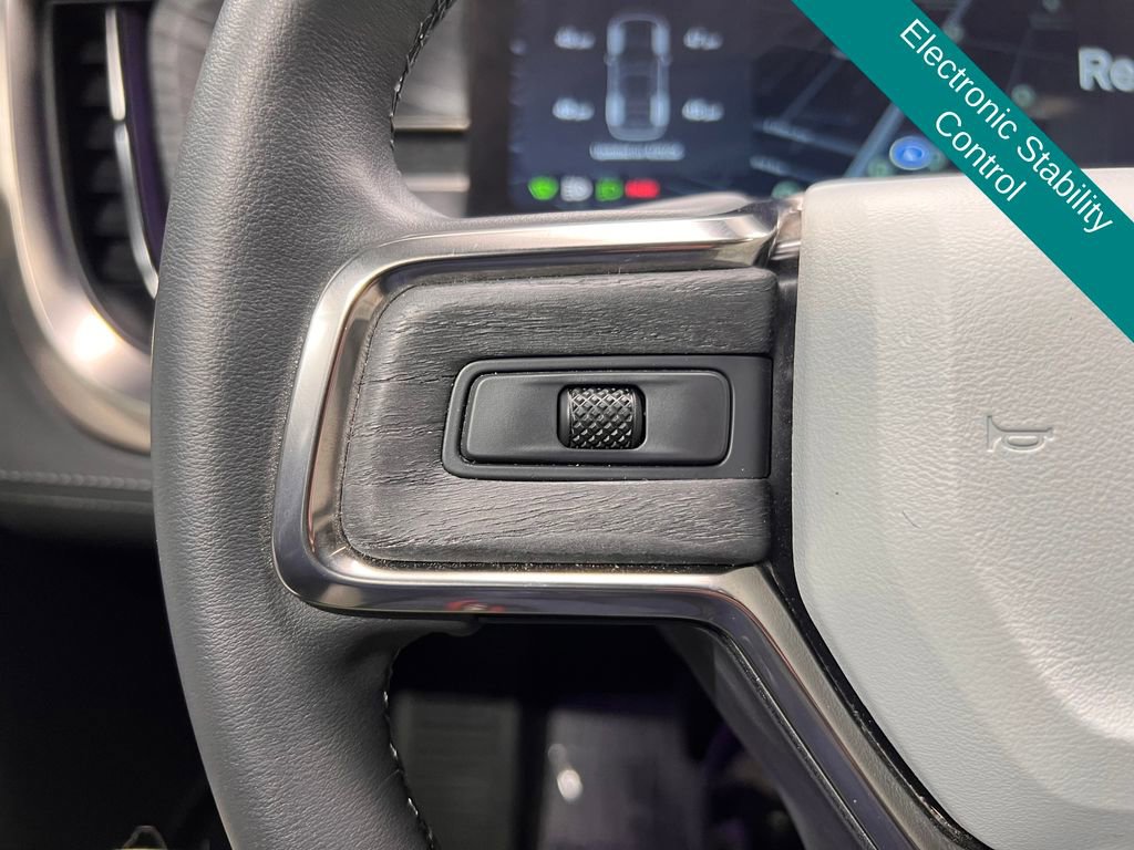 Used 2025 Rivian R1S Adventure AWD/4WD image 9