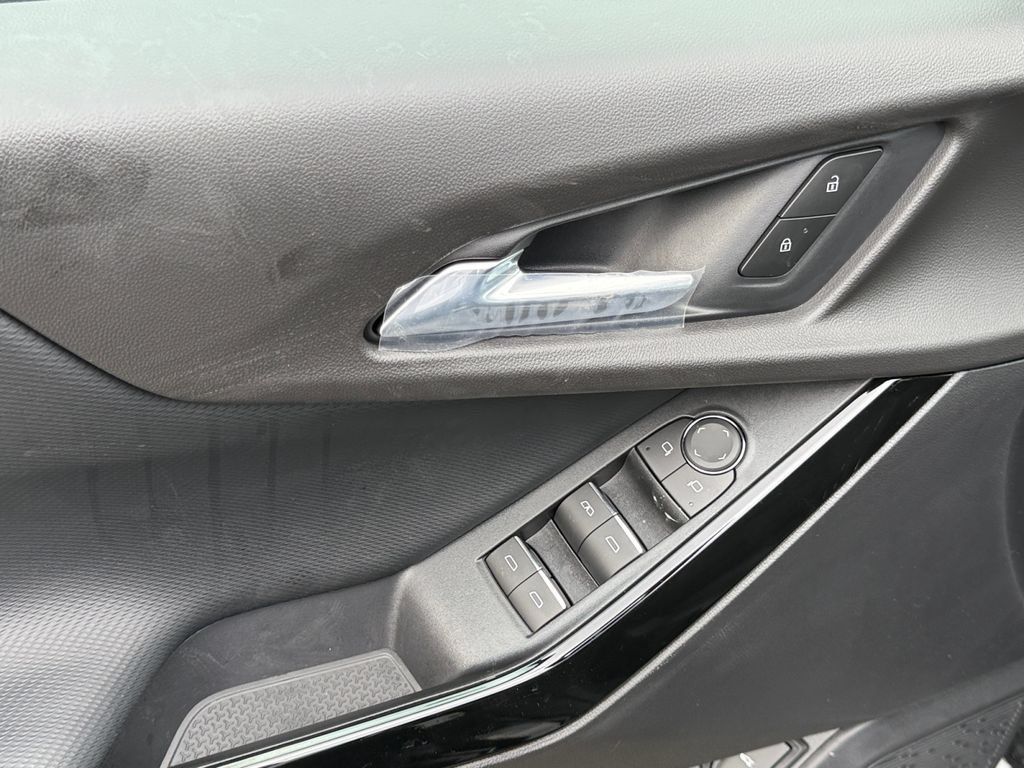 New 2027 Chevrolet Equinox RS w/ Safety and Technology Package FWD image 11