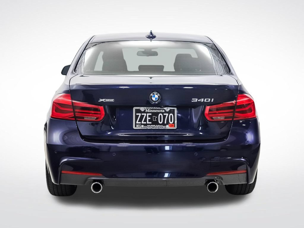Used 2018 BMW 340i xDrive Sedan AWD/4WD image 4