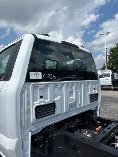New 2025 Ford F550 4x4 Regular Cab Super Duty image 11