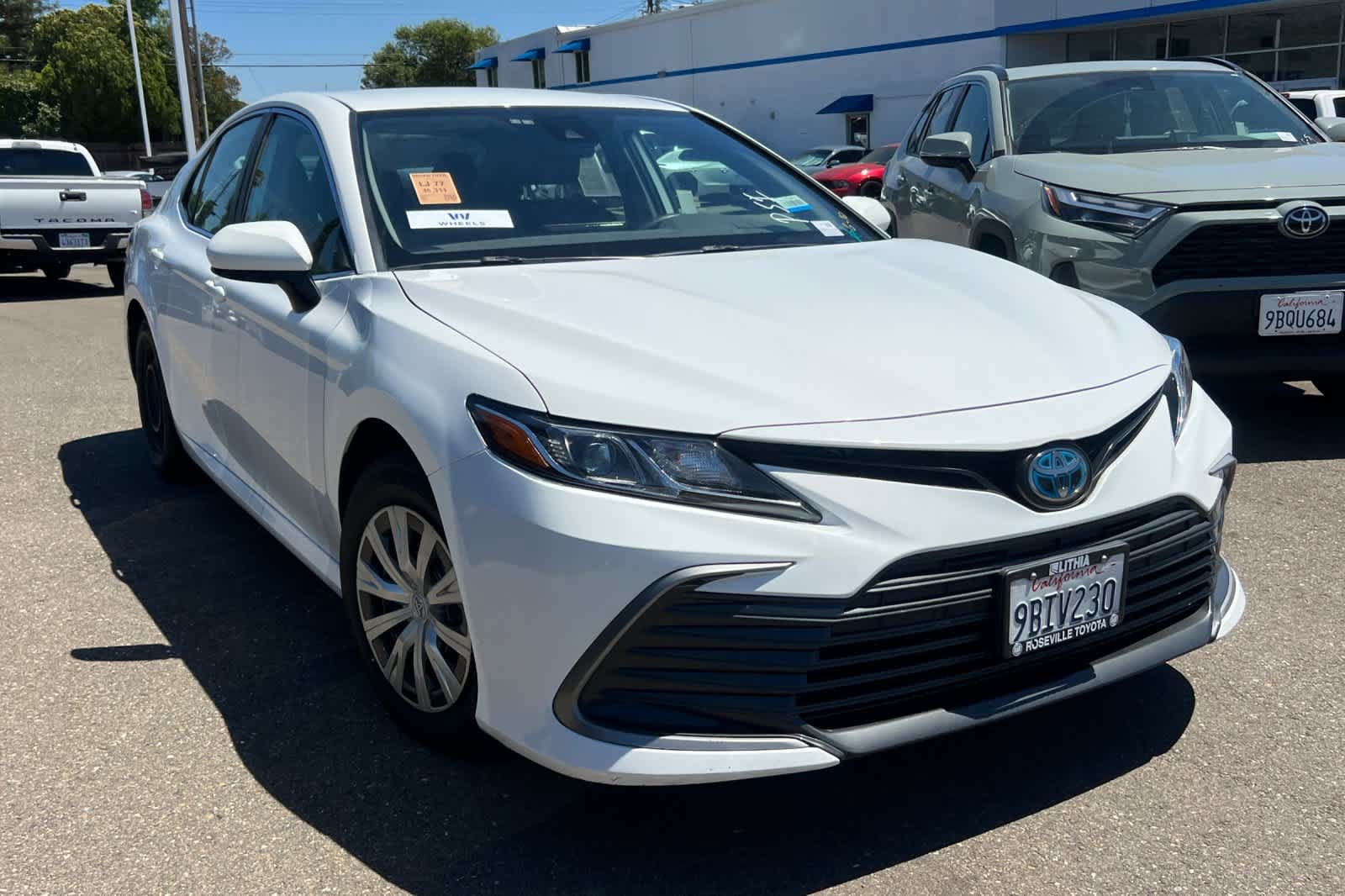 Used 2022 Toyota Camry LE FWD image 3