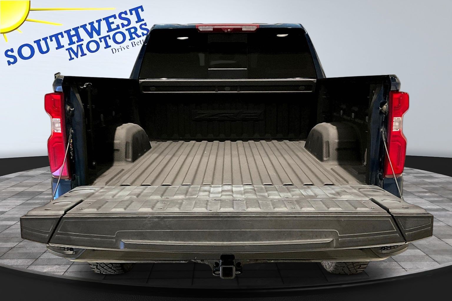 Used 2023 Chevrolet Silverado 1500 ZR2 w/ Technology Package AWD/4WD image 7