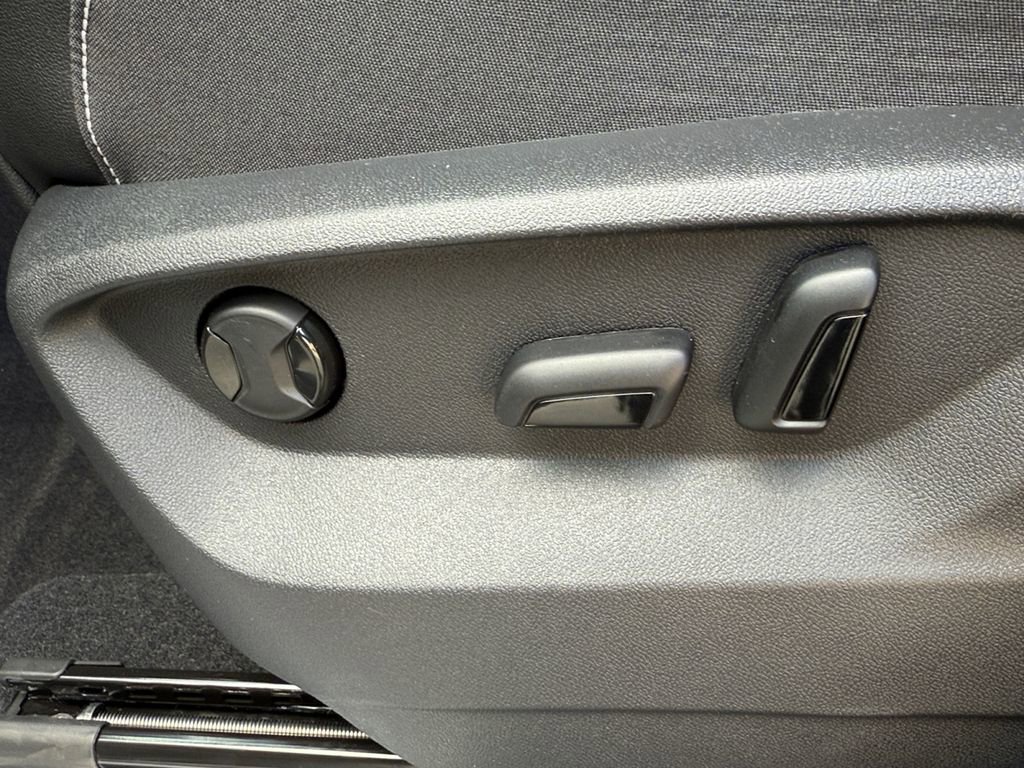 New 2026 Volkswagen Atlas SE image 10