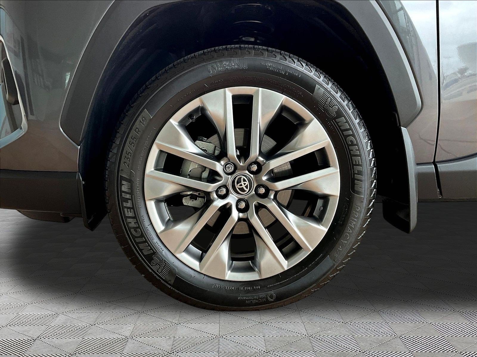 Used 2024 Toyota RAV4 XLE Premium FWD image 34