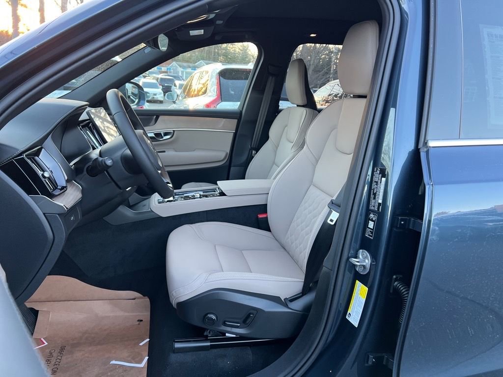 New 2026 Volvo XC90 B6 Plus w/ Protection Package Premier AWD/4WD image 12