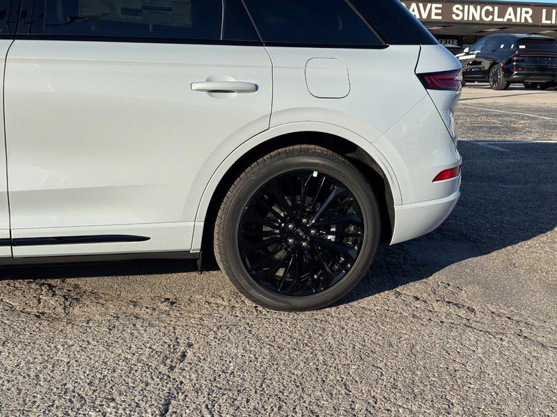 New 2025 Lincoln Corsair Grand Touring w/ Equipment Group 301A image 9