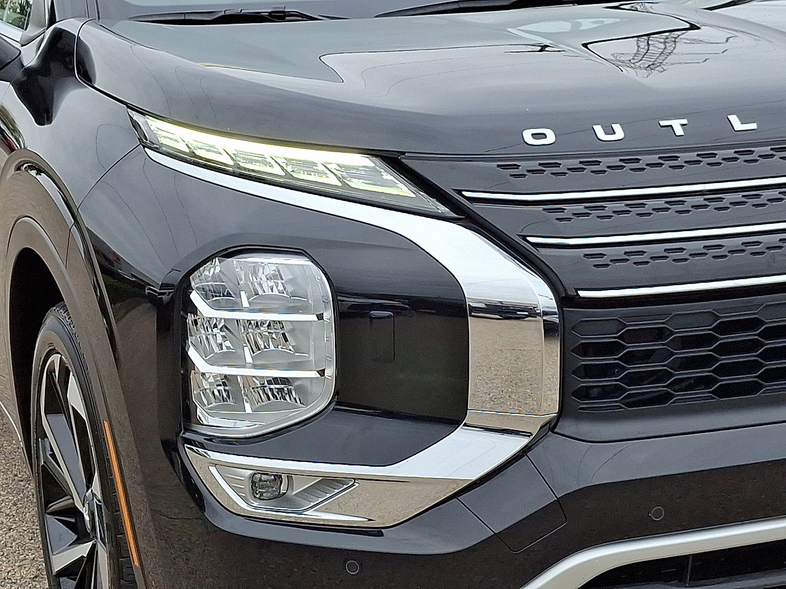 Used 2024 Mitsubishi Outlander SEL image 9