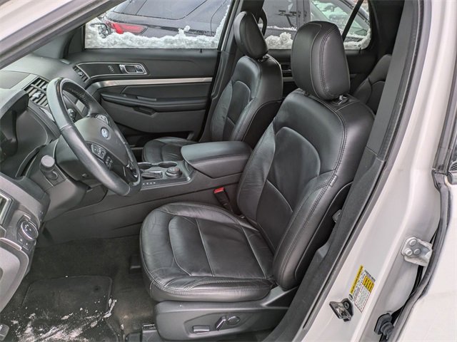 Certified 2018 Ford Explorer XLT w/ Equipment Group 202A image 7