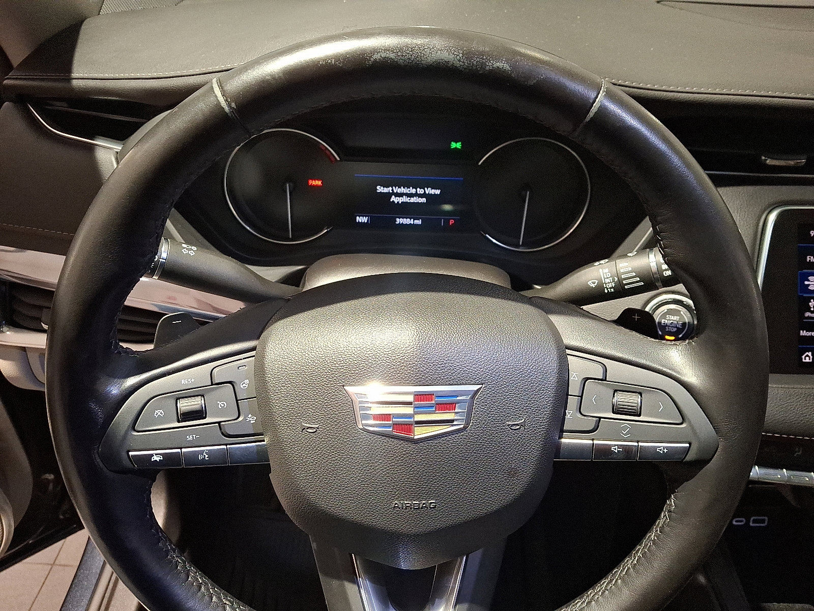 Used 2021 Cadillac XT4 Luxury w/ Cold Weather Package image 11