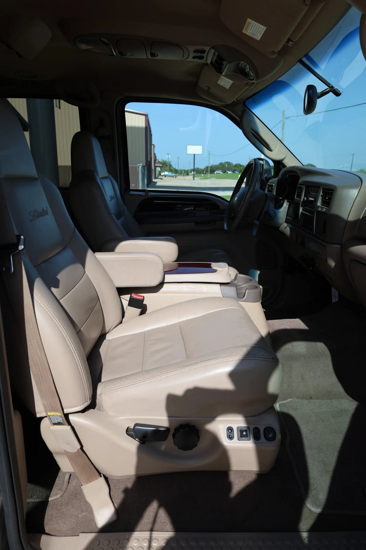 Used 2004 Ford Excursion Limited AWD/4WD image 42
