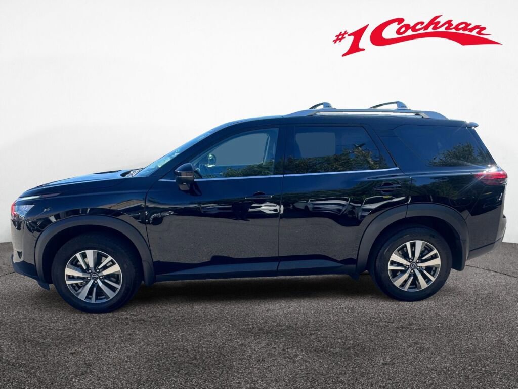 Used 2024 Nissan Pathfinder SL image 3