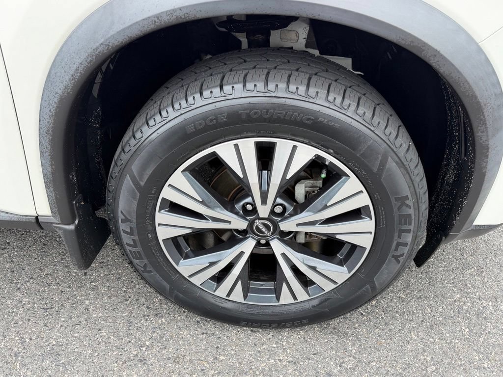 Used 2023 Nissan Rogue SV AWD/4WD image 16