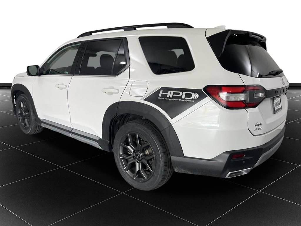 Used 2023 Honda Pilot Elite image 3